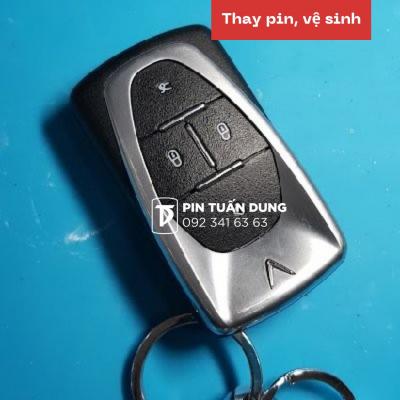 Thay pin điều khiển xe Vinfast VF E34