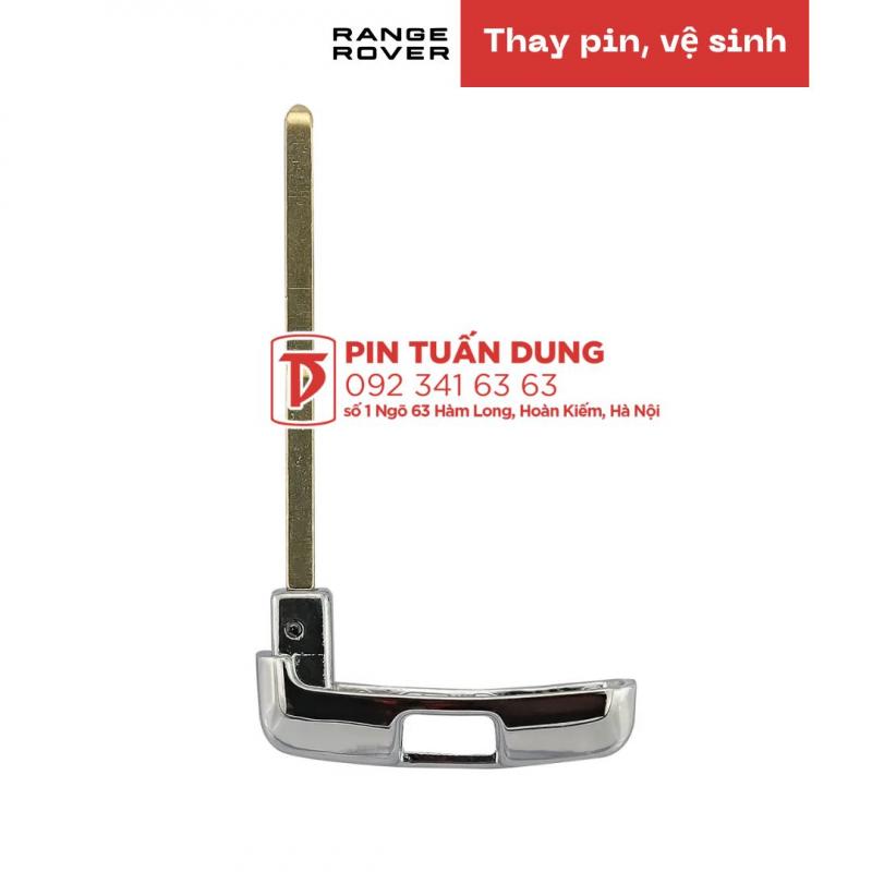 Thay pin chìa khóa xe ô tô Range Rover AOLR-CK07